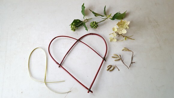 Make a dogwood heart Make a dogwood heart